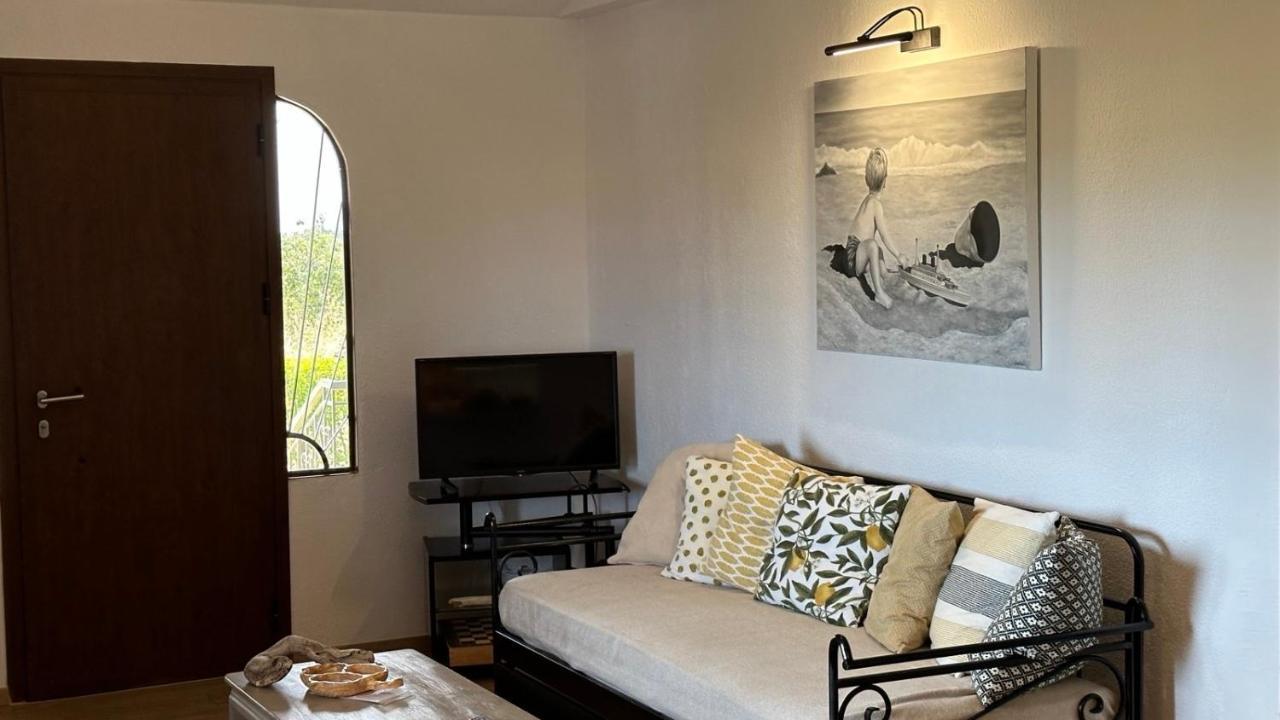 Anastasias Cottage Nea Iraklia Exterior photo